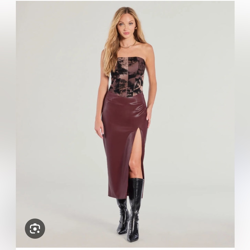 SHEIN Burgundy Pencil Skirt